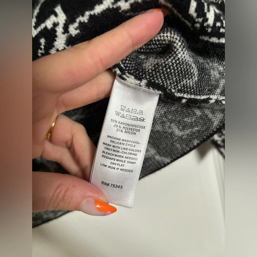 CYNTHIA ROWLEY Sweater - Picture 3 of 5